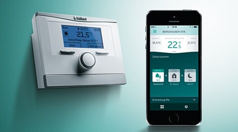 sterowanie pompą ciepła za pomocą paelu ściennego lub aplikacji w telefonie