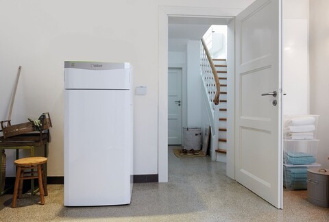 popma ciepła umieszczona w przedpokoju