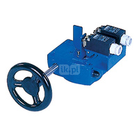 Ręczna przekładnia ślimakowa, smarowana fabrycznie - dożywotnio, napędzana kółkiem ręcznym wyposażona w dwa wyłączniki krańcowe DN 800