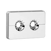 Podwójna rozeta maskująca. Rozstaw osi 40 mm. Chromowana.